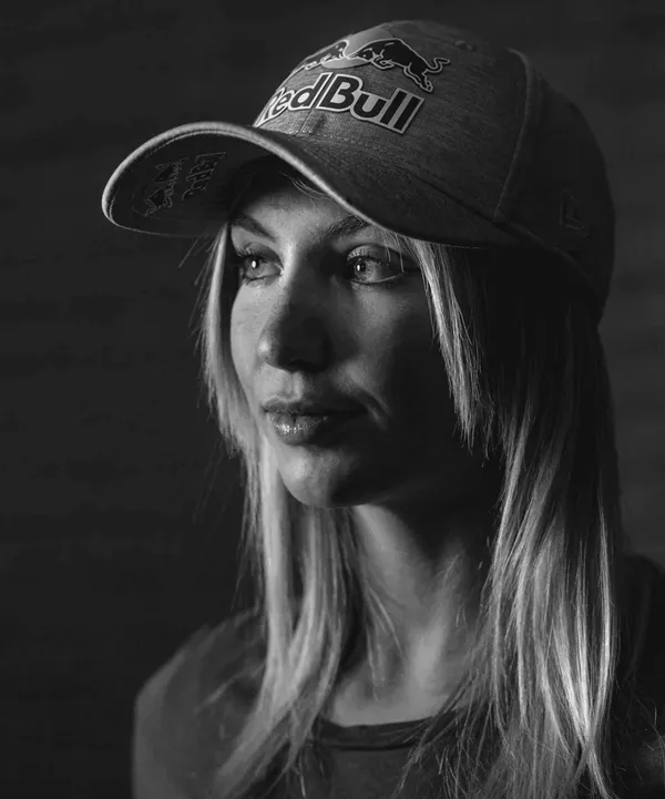 Noa Diorgina Man parkour stunt performer Netherlands